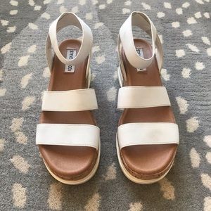 Steve Madden - Bandi White Platform Sandals